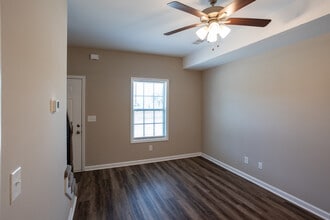 55 Durrett Dr in Clarksville, TN - Foto de edificio - Interior Photo