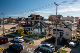 6707 Beach Channel Dr in Arverne, NY - Building Photo - Building Photo