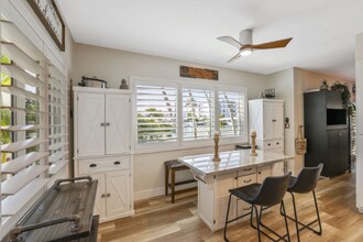8040 Tatum Waterway Dr in Miami Beach, FL - Building Photo - Building Photo