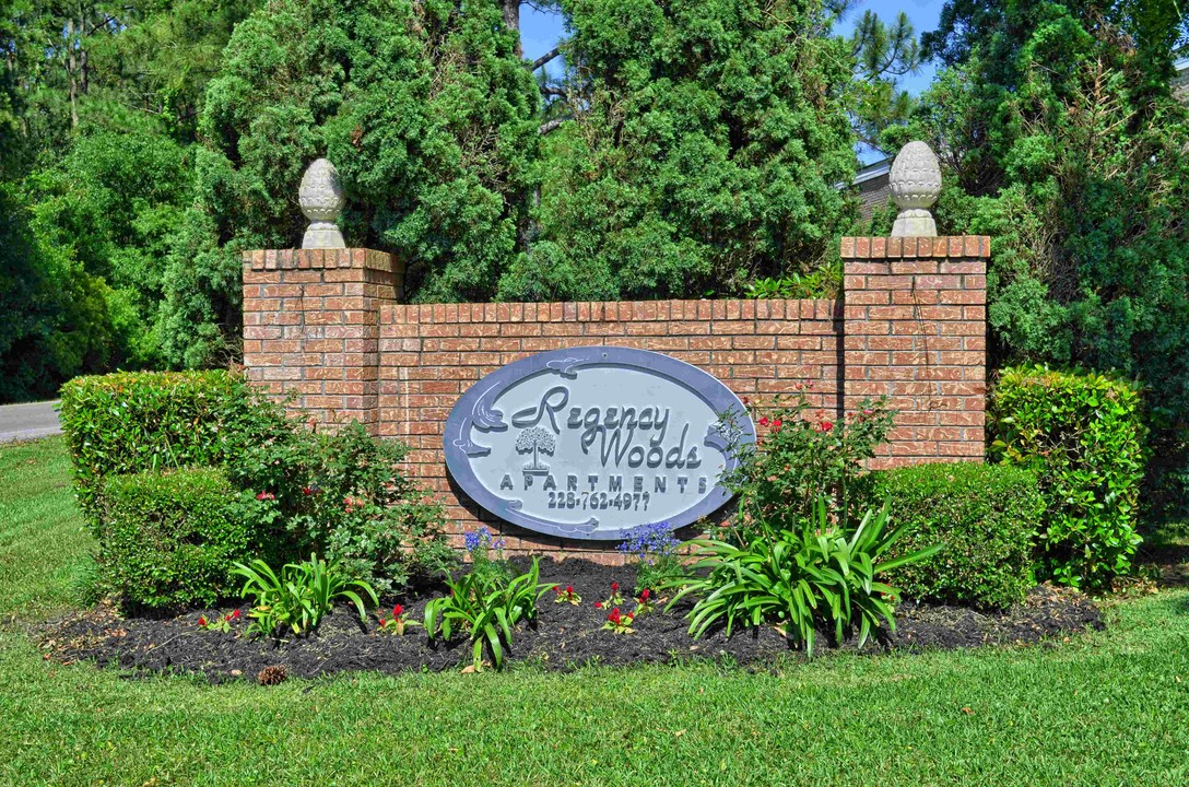 Patriot Woods (Regency Woods) in Pascagoula, MS - Building Photo