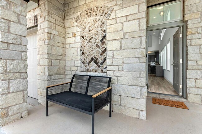 10813 Sentinel Dr in Austin, TX - Building Photo - Building Photo