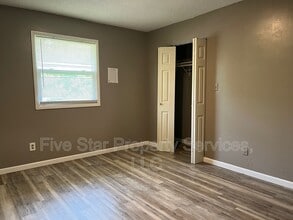 201 W Allen St in Springfield, IL - Building Photo - Building Photo