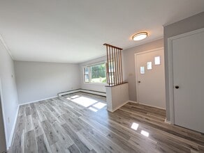1 Islanda Ct in East Lyme, CT - Building Photo - Building Photo