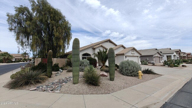 43332 W Griffis Dr in Maricopa, AZ - Foto de edificio - Building Photo