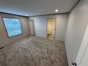 35 Grant St in West Branch, IA - Building Photo - Building Photo