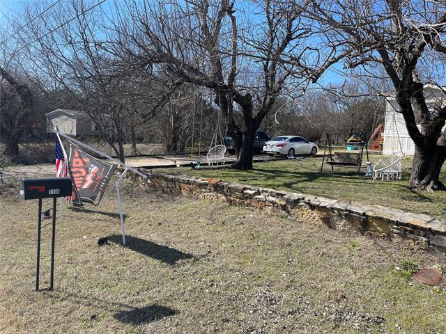 1106 Pawnee Trail in Granbury, TX - Building Photo - Building Photo