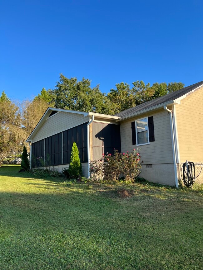 5109 Kelly Dr in Cohutta, GA - Building Photo - Building Photo