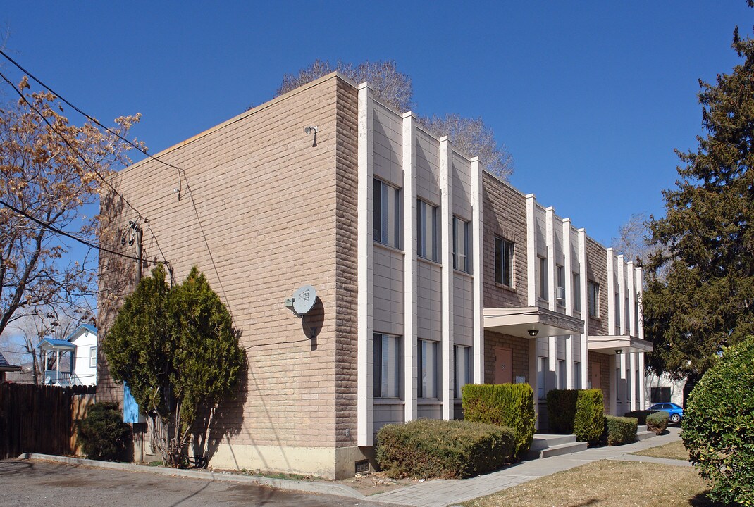 75 Locust St in Reno, NV - Foto de edificio