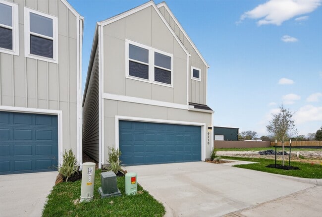 9113 Highland Northern Wy in Houston, TX - Building Photo - Building Photo