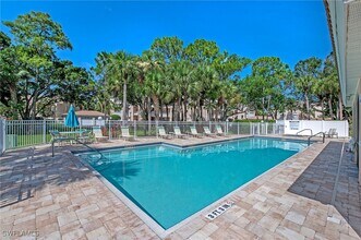 992 Woodshire Ln in Naples, FL - Building Photo - Building Photo