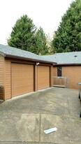 5941-5943-5943 SW Karla Ct in Portland, OR - Building Photo