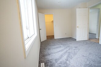1240 106th Ln NW in Coon Rapids, MN - Building Photo - Building Photo