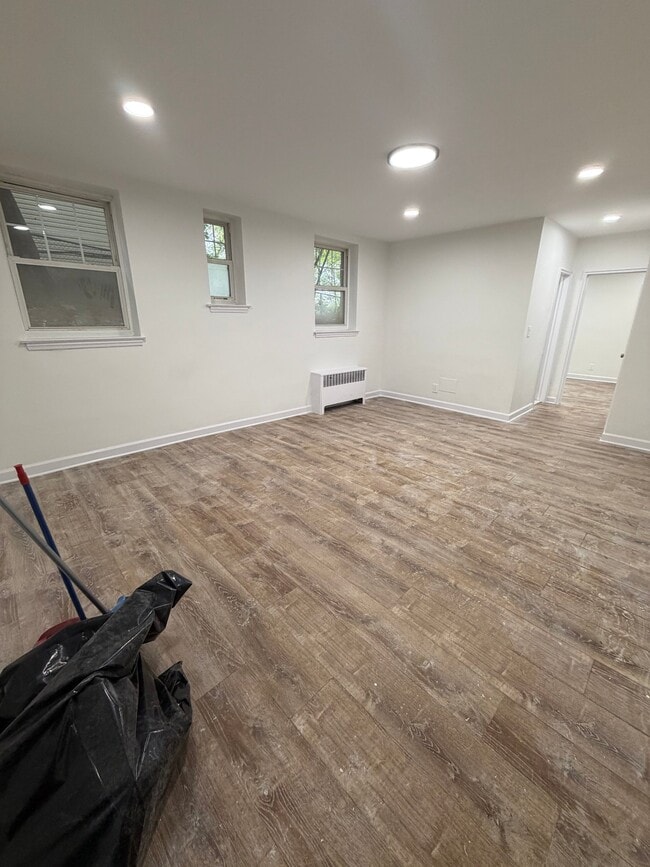 220 N Arlington Ave, Unit DB in East Orange, NJ - Building Photo - Building Photo