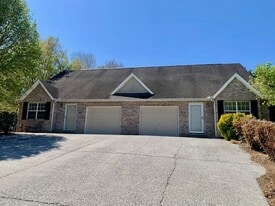 711 Panther Creek Ct