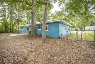 206 Beverly Dr in Ocean Springs, MS - Building Photo - Building Photo
