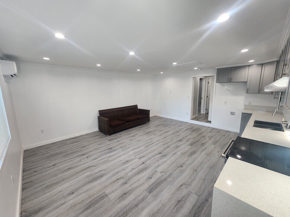 5107 Mammoth Ave, Unit 5109 Mammoth in Sherman Oaks, CA - Foto de edificio