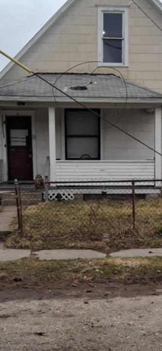 1025 Freedom St in Toledo, OH - Building Photo