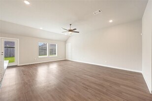 8635 Jetty Glen Dr in Cypress, TX - Building Photo