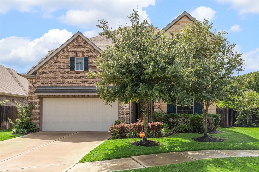 1535 Giles Dr in Richmond, TX - Building Photo
