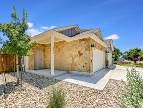 402 Parkline Dr in Georgetown, TX - Building Photo - Building Photo