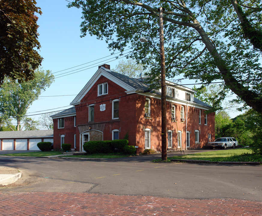 129 Oak Park Dr in Akron, OH - Building Photo