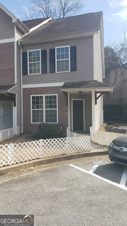 4688 Ernest Dr in Forest Park, GA - Building Photo