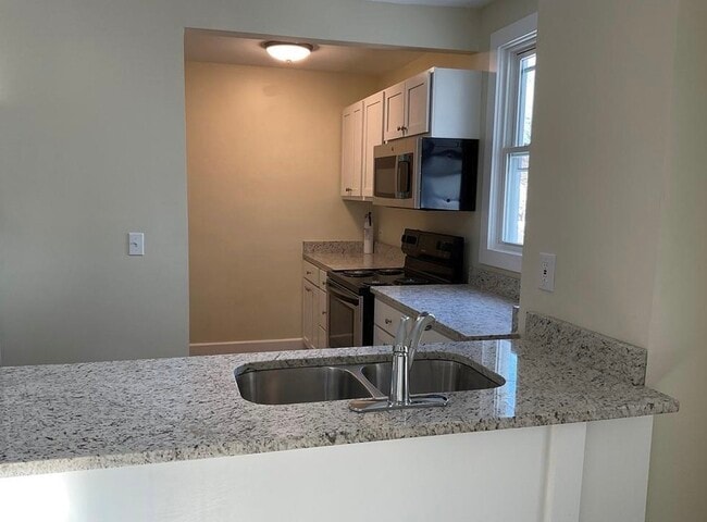 564 High St in Middletown, CT - Building Photo - Building Photo