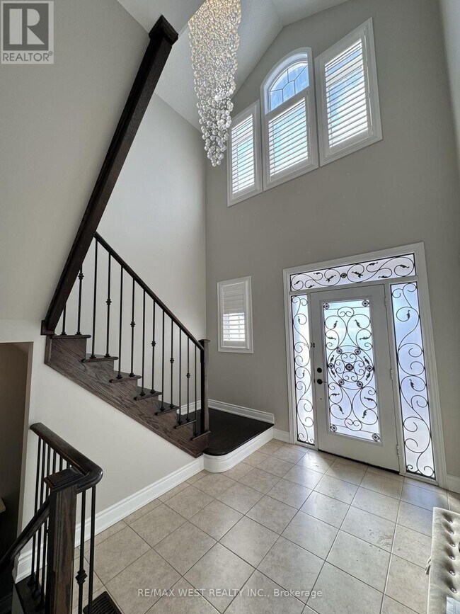 245 Poetry Drive in Vaughan, ON - Building Photo - Building Photo