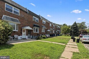 2874 Tolbut St in Philadelphia, PA - Building Photo