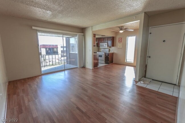 1405 Vegas Valley Dr, Unit 112 in Las Vegas, NV - Foto de edificio - Building Photo