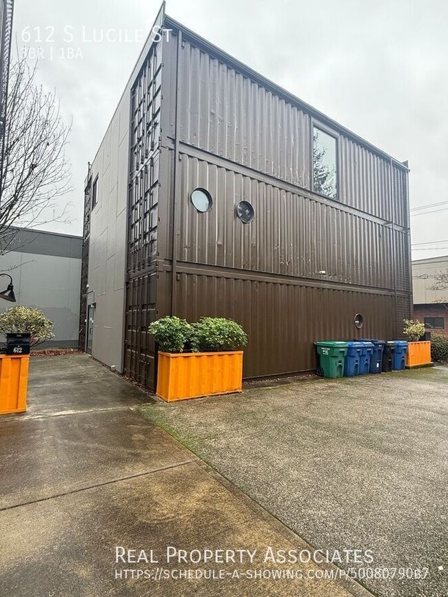 property at 612 S Lucile St