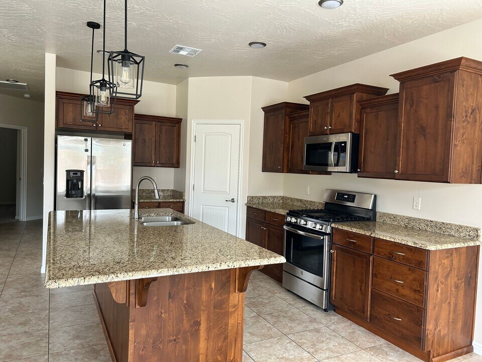 3386 E 2890 S in Saint George, UT - Building Photo