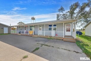 103 E 2nd St in Glasford, IL - Building Photo