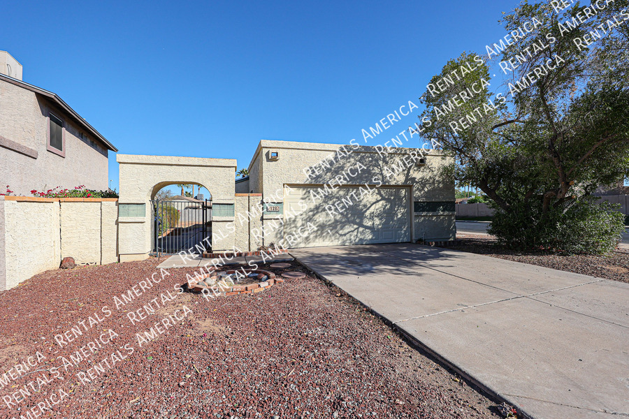 630 E Jensen St in Mesa, AZ - Building Photo