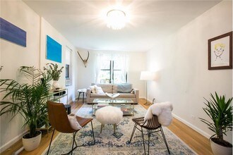 108 W 15th St-Unit -#A4 in New York, NY - Foto de edificio - Building Photo