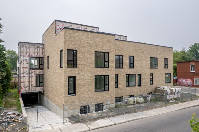 444 Montréal Av
