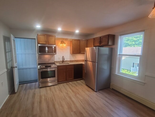 40 Pine St-Unit -2 in Easton, MA - Building Photo - Building Photo