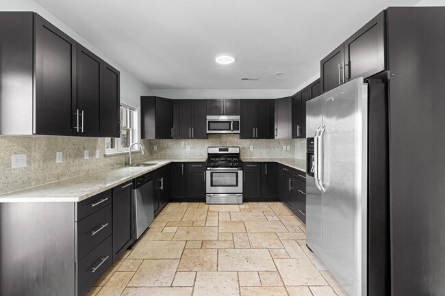 458 Pacific Ave in Jersey City, NJ - Building Photo - Building Photo