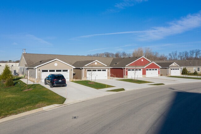 Redwood Warsaw in Warsaw, IN - Building Photo - Building Photo