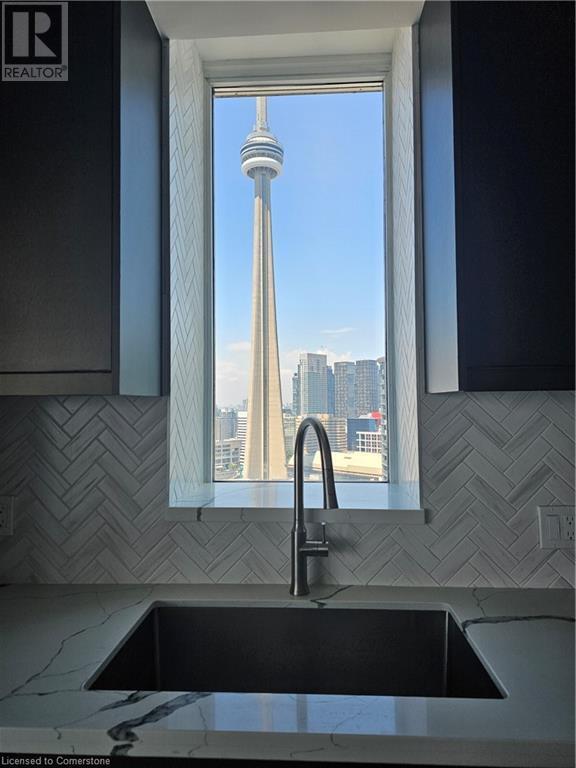 8 York St in Toronto, ON - Building Photo - Building Photo