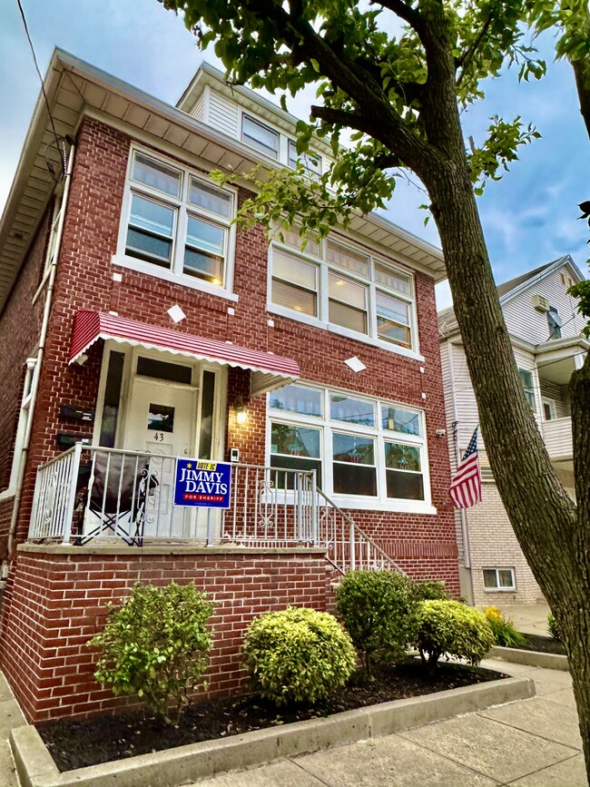 43 W 41st St, Unit #2