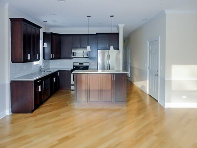 3231 N Kenmore Ave, Unit 3 in Chicago, IL - Building Photo - Building Photo