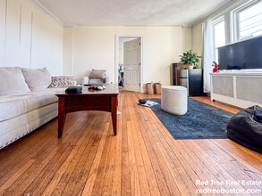 28 Manet Rd, Unit 1 in Chestnut Hill, MA - Building Photo - Building Photo