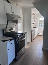 17 Prospect St in Bristol, RI - Building Photo - Building Photo