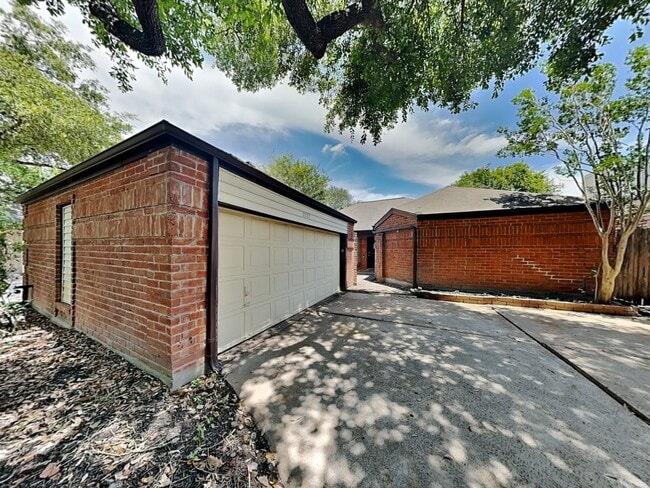 2227 Briarwest Blvd