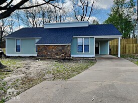 5685 Burnette Cove in Memphis, TN - Building Photo