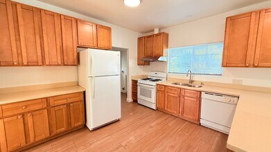 496 Meek Ave in Hayward, CA - Building Photo - Building Photo