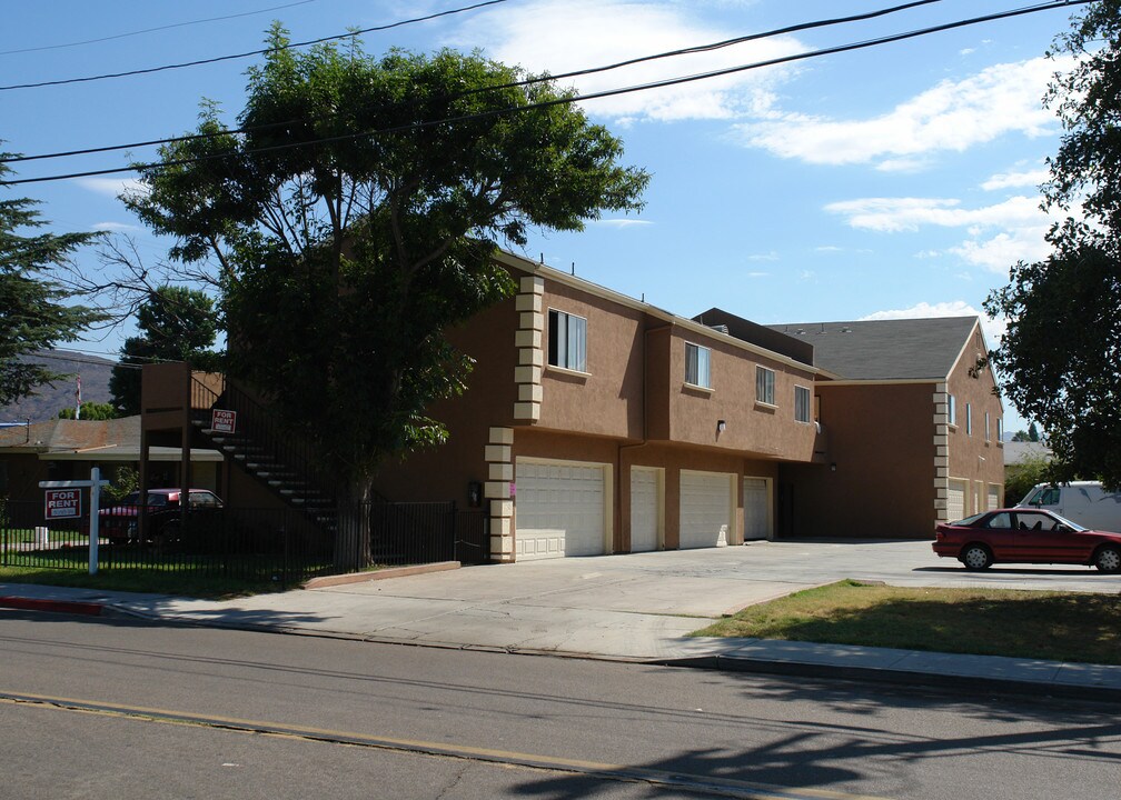 1261 Victor St in El Cajon, CA - Building Photo