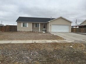 1710 Edison Ave in Alamosa, CO - Building Photo - Building Photo