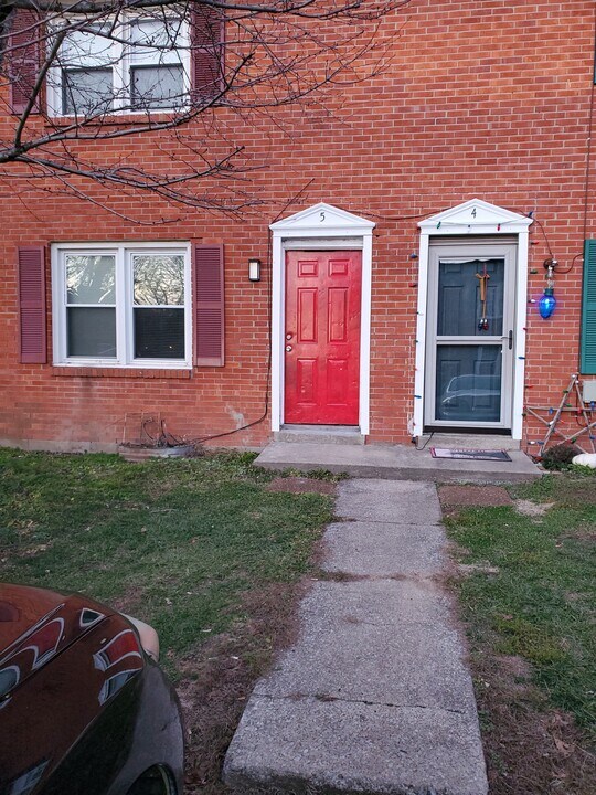 305 Lake St in Nicholasville, KY - Building Photo